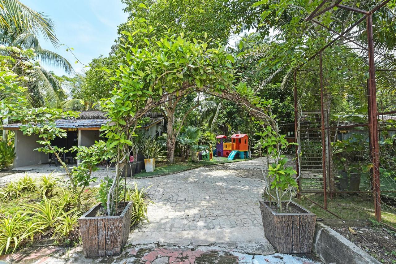 Oyo 90636 Teratak Zakiah Chalet Jerantut Exteriér fotografie